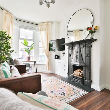 Fresh Cardiff Bay 2 Bedroom House- 3 Tv'S エクステリア 写真