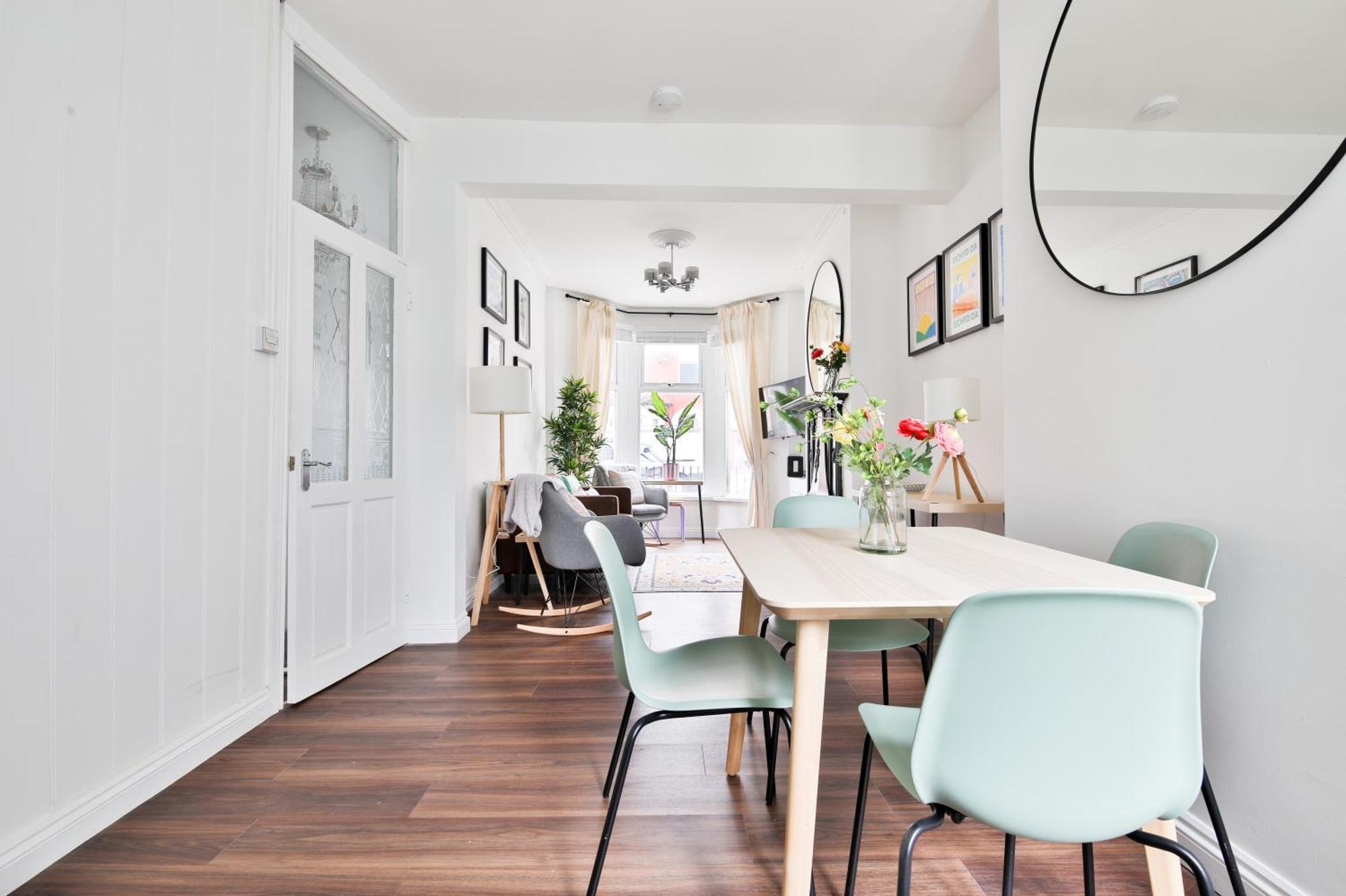 Fresh Cardiff Bay 2 Bedroom House- 3 Tv'S エクステリア 写真